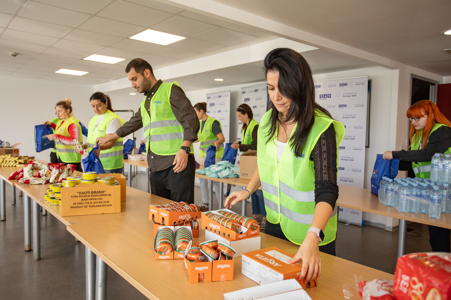 TAV Macedonia and TAV Airports prepare 170 food packages for homeless shelter