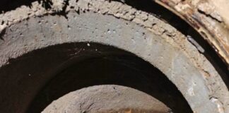 Фото: Затнат одвод во тоалет во студентскиот дом „Стив Наумов“ од фрлени влажни марамчиња, Јаневска повика на совесност