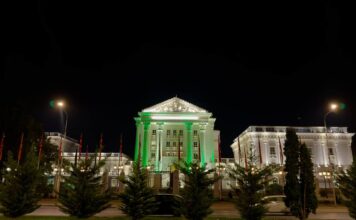 Објекти осветлени во зелена боја како симбол на солидарност и нов живот