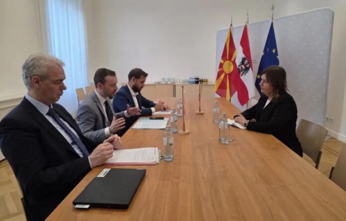 Bozinovska Avstrija