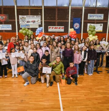 Поетските „Детски гласови“ од цела Македонија одекнаа во Ресен