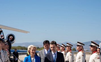 Фон дер Лајен пристигна во Скопје, предвидена средба со премиерот Мицкоски