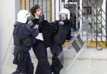 Над 150 повредени во антивладините протести во Албанија, студентите бараат оставка од Рама