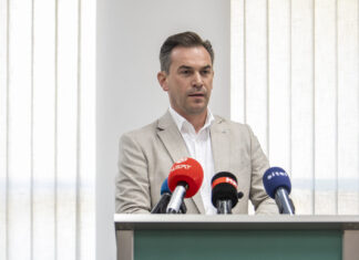 Серафимовски: Зголемена поддршката за зелена нафта, доделувањето на картичките започнува оваа недела